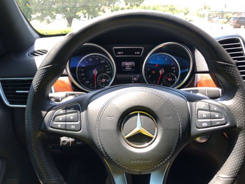 Used 2019 Mercedes-Benz GLS 450 4MATIC image 36