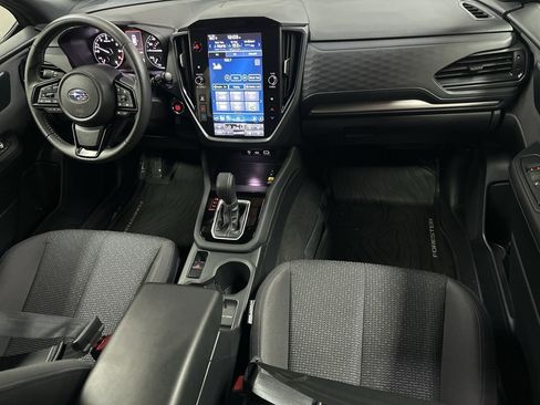 Used 2025 Subaru Forester Premium image 12