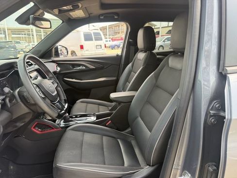 Used 2021 Chevrolet TrailBlazer RS w/ Sun and Liftgate Package AWD/4WD image 28