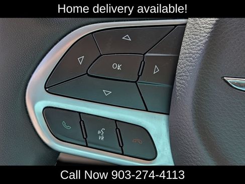 Used 2023 Chrysler Pacifica Touring-L FWD image 22