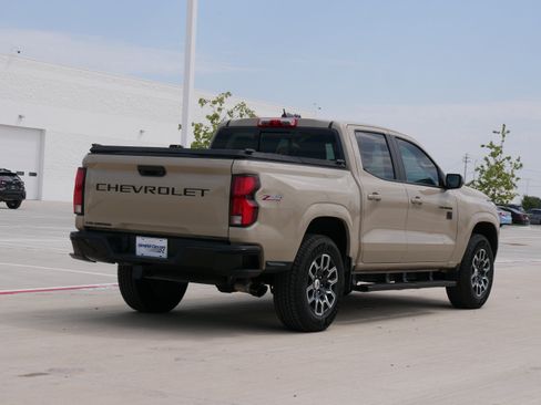 Used 2023 Chevrolet Colorado Z71 w/ Z71 Convenience Package 2 AWD/4WD image 9