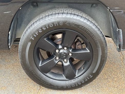 Used 2016 RAM 1500 Express w/ Black Ram 1500 Express Group image 9