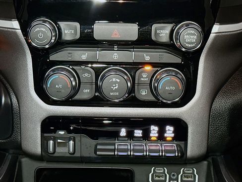 Used 2021 RAM 1500 Big Horn image 13