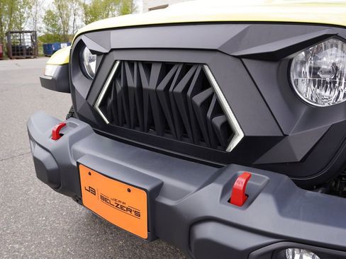 Used 2022 Jeep Wrangler Unlimited Rubicon AWD/4WD image 13