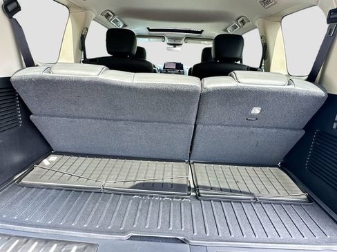 Used 2024 Nissan Armada Platinum w/ Captain's Chairs Package AWD/4WD image 33