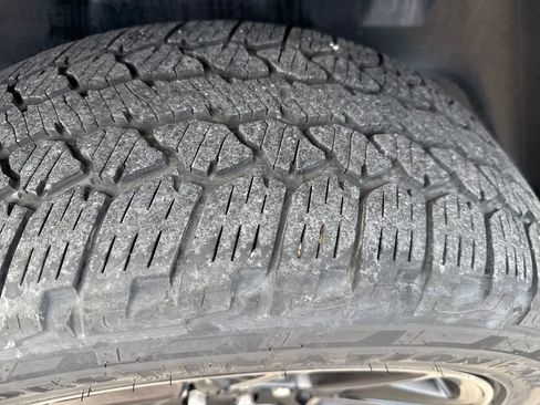 Used 2021 RAM 1500 Laramie AWD/4WD image 28