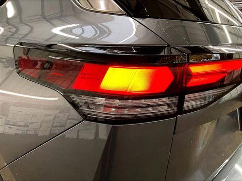 New 2026 Volkswagen Tiguan SE image 25