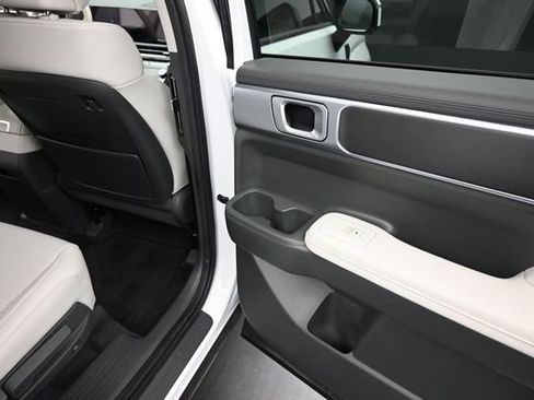 Used 2025 Hyundai Santa Fe SEL FWD image 23