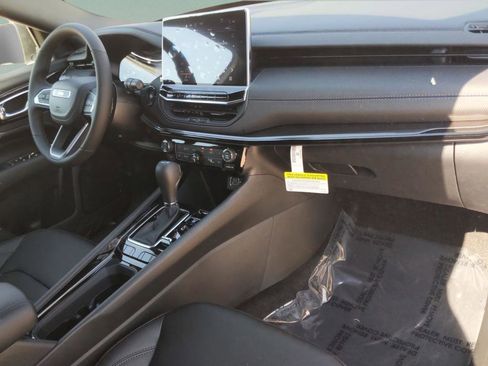 New 2026 Jeep Compass Limited AWD/4WD image 25
