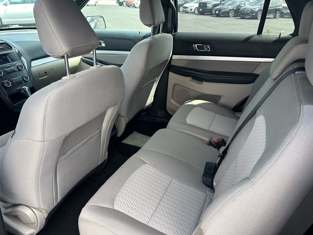 Used 2019 Ford Explorer 4WD w/ Class III Trailer Tow Package image 29