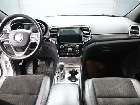 Used 2020 Jeep Grand Cherokee Altitude AWD/4WD image 27