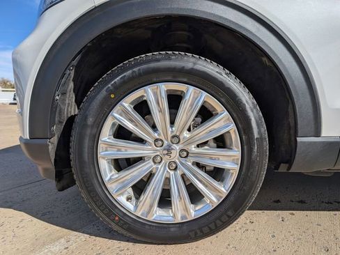 Used 2021 Ford Explorer King Ranch w/ Premium Technology Package image 11