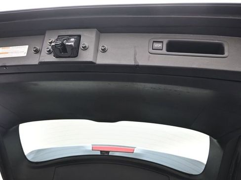 Used 2022 Toyota Highlander XLE image 36