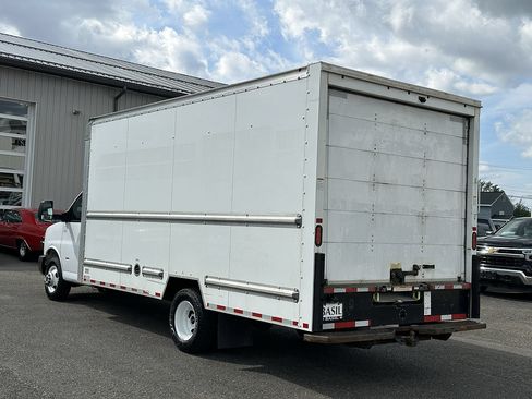 Used 2021 GMC Savana 3500 Extended w/ Power Convenience Package RWD image 8