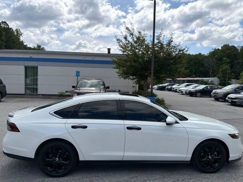 Used 2024 Honda Accord EX image 11