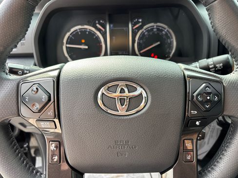 Used 2020 Toyota 4Runner TRD Off-Road Premium w/ Moonroof Package AWD/4WD image 15