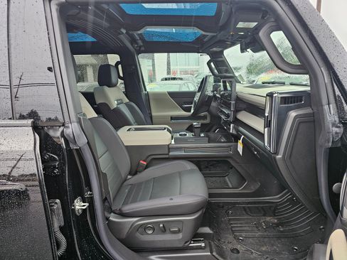 New 2026 GMC Hummer EV SUV w/ LPO, Dark Essentials Package AWD/4WD image 11