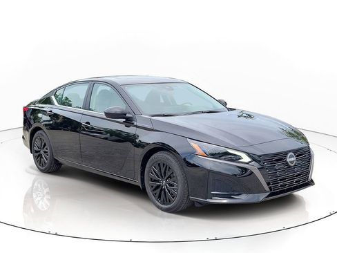 New 2026 Nissan Altima 2.5 SV FWD image 1