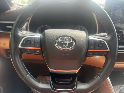 Used 2020 Toyota Highlander Platinum AWD/4WD image 24