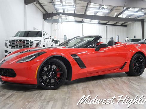 Used 2015 Chevrolet Corvette Z06 w/ 3LZ Preferred Equipment Group image 5