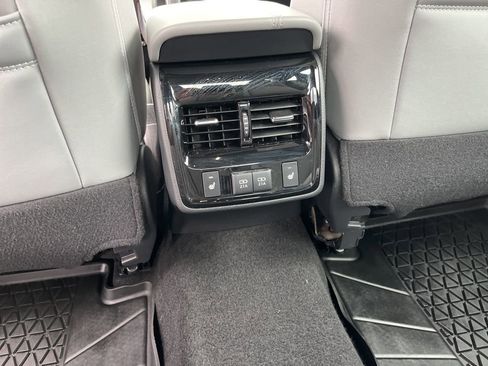 Used 2019 Toyota Avalon Limited w/ Advanced Safety Package image 21