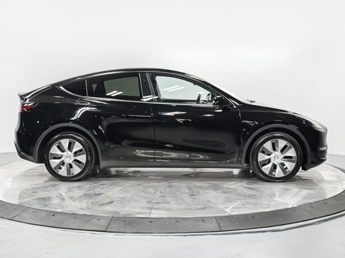 Used 2023 Tesla Model Y Long Range AWD/4WD image 8