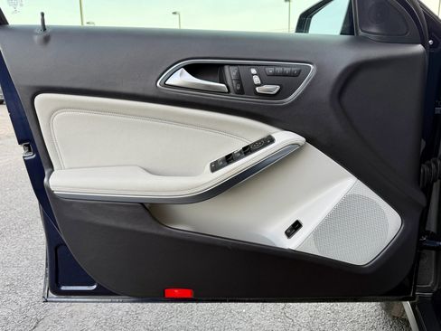 Used 2018 Mercedes-Benz GLA 250 4MATIC image 30