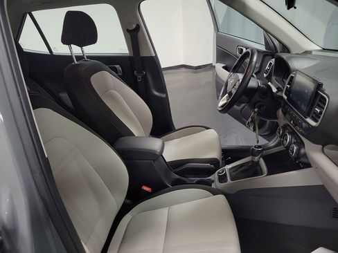 Used 2023 Hyundai Venue SEL image 22