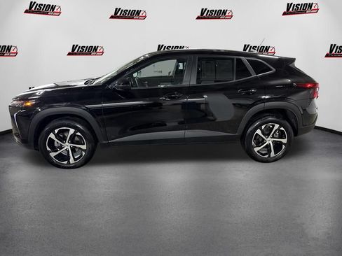 Used 2025 Chevrolet Trax RS FWD image 8