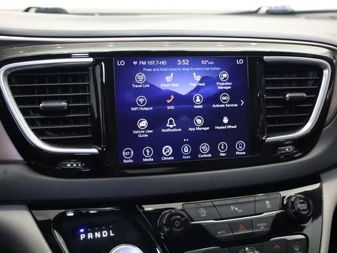 Used 2019 Chrysler Pacifica Touring-L Plus w/ Tire & Wheel Group FWD image 19