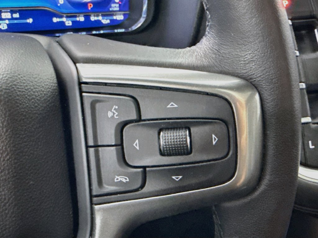 Used 2022 Chevrolet Tahoe Z71 w/ Luxury Package AWD/4WD image 12