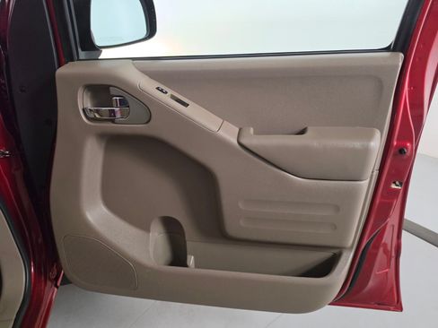 Used 2018 Nissan Frontier SV AWD/4WD image 19