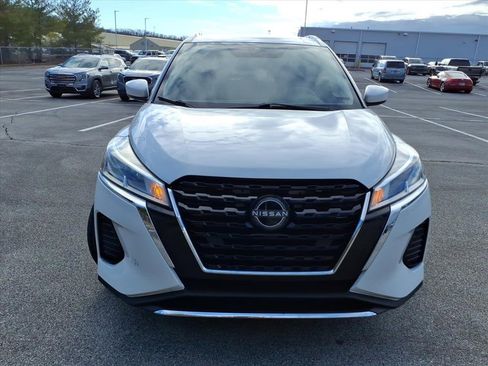Used 2023 Nissan Kicks SV image 18
