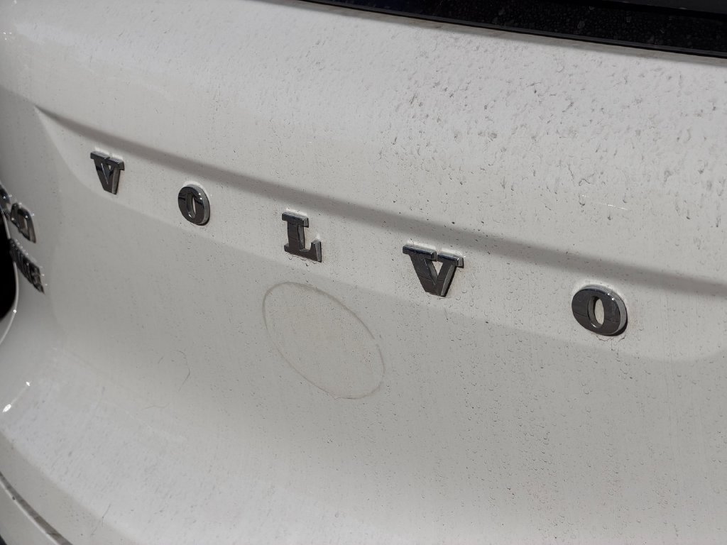 Used 2020 Volvo XC40 T5 Momentum w/ Protection Package Premier AWD/4WD image 11