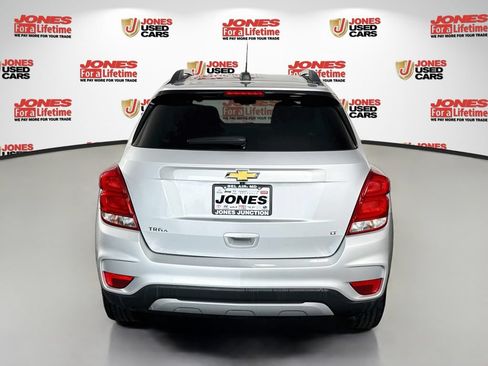 Used 2018 Chevrolet Trax LT FWD image 14