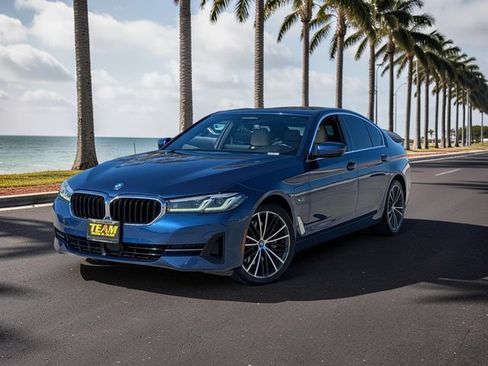 Used 2023 BMW 530e w/ Premium Package RWD image 2