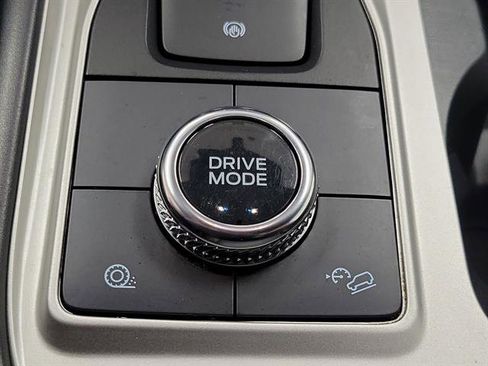 Certified 2023 Ford Explorer XLT AWD/4WD image 32