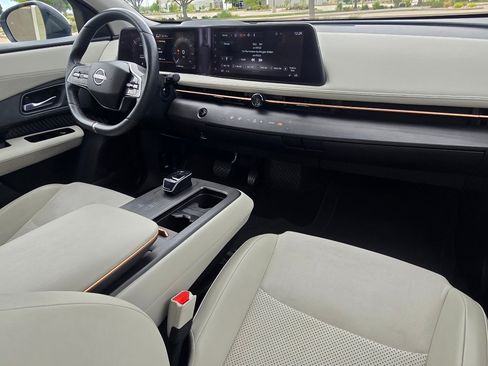 Used 2025 Nissan Ariya FWD image 27