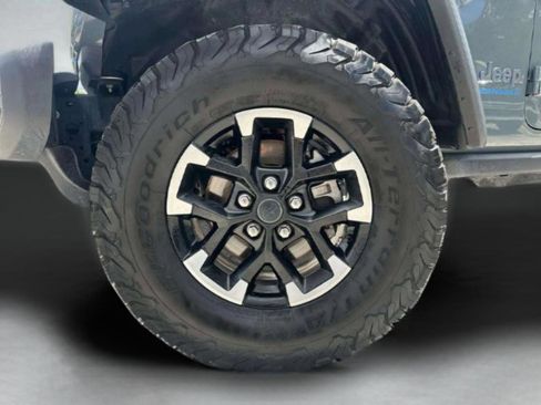 Used 2024 Jeep Wrangler Unlimited Rubicon 4xe AWD/4WD image 40