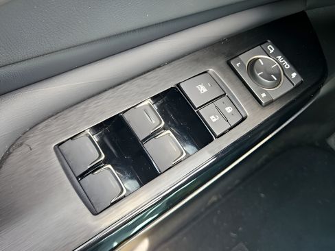 Certified 2022 Lexus ES 350 Ultra Luxury w/ Accessory Package FWD image 12