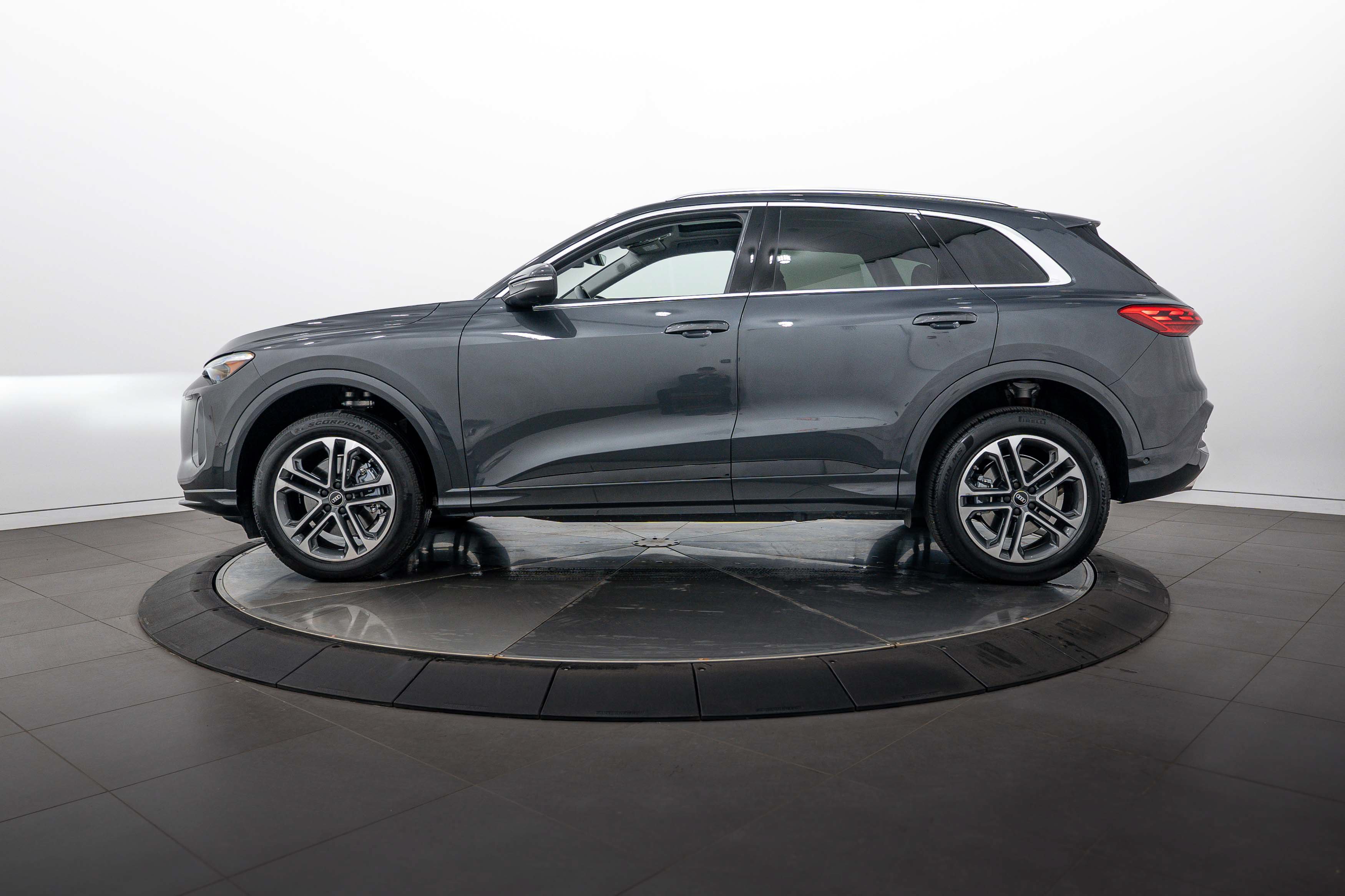 Used 2026 Audi Q5 Premium Plus AWD/4WD image 6