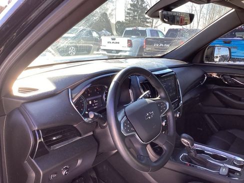 Used 2023 Chevrolet Traverse RS image 16