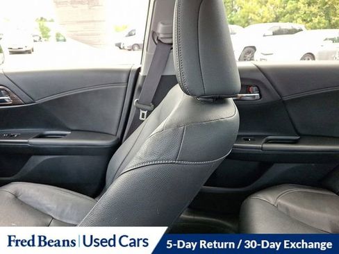 Used 2017 Honda Accord Touring image 18