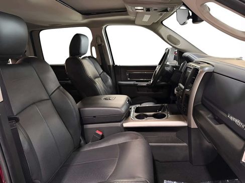 Used 2017 RAM 1500 Laramie AWD/4WD image 12
