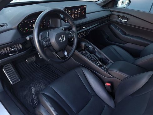Used 2023 Honda Accord Sport image 9