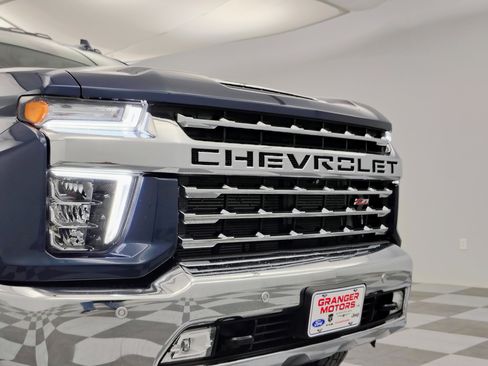 Used 2021 Chevrolet Silverado 2500 LTZ w/ LTZ Premium Package image 18