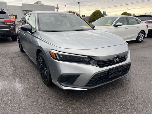 Used 2023 Honda Civic Sport image 3