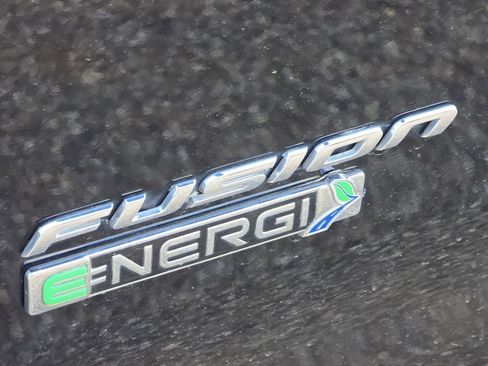 Used 2017 Ford Fusion Energi SE image 14