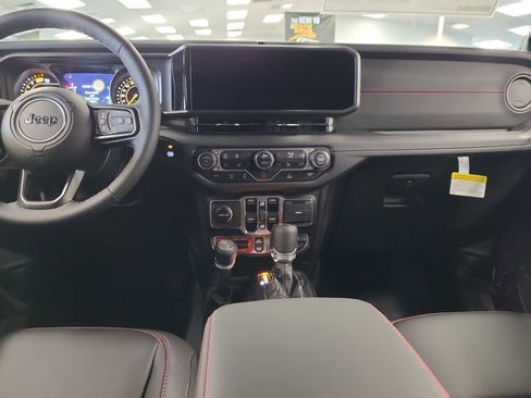 New 2026 Jeep Wrangler Unlimited Rubicon w/ Technology Group image 18