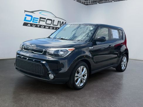 Used 2016 Kia Soul + FWD image 7
